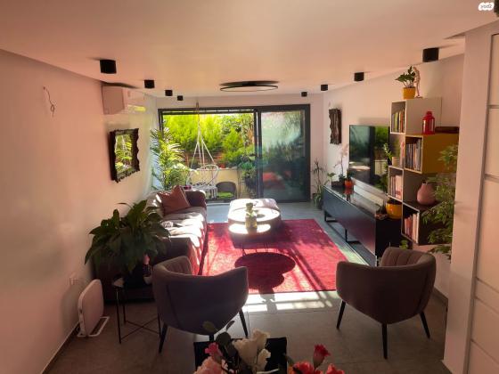 נחל עוז 14 (דקר)