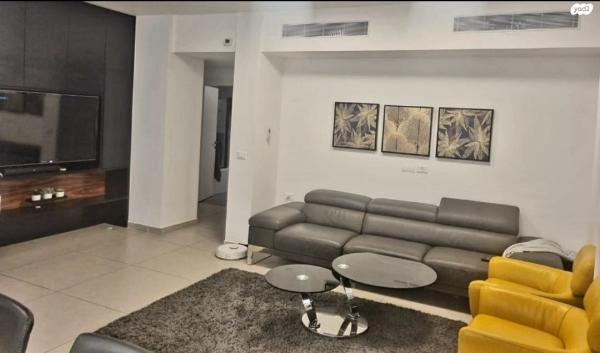 מיכאל סיטרמן 8 (נחלת יהודה)