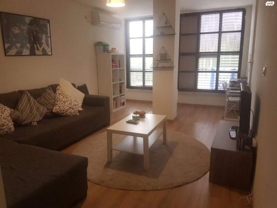 מעפילי אגוז 84 (נוה חן)