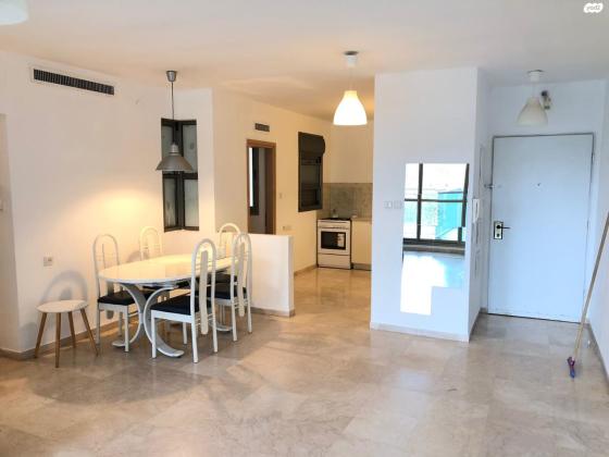 אורי צבי גרינברג 8 (אזורי חן)