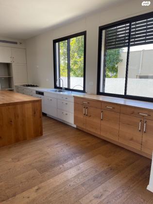 מבוא הגפן 75