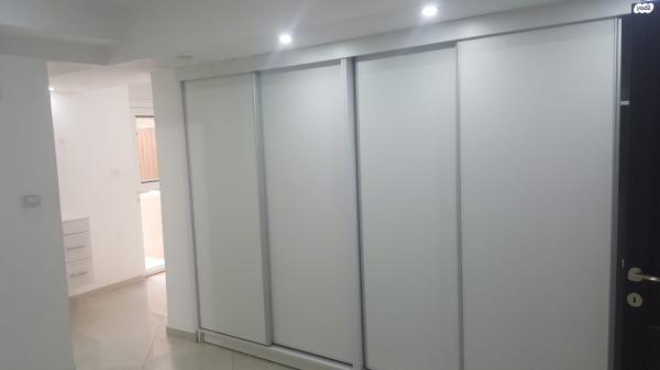 פנים מאירים 14