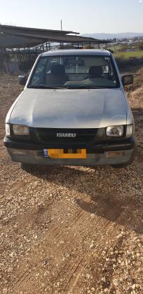 איסוזו איפון 2X4 (2003)