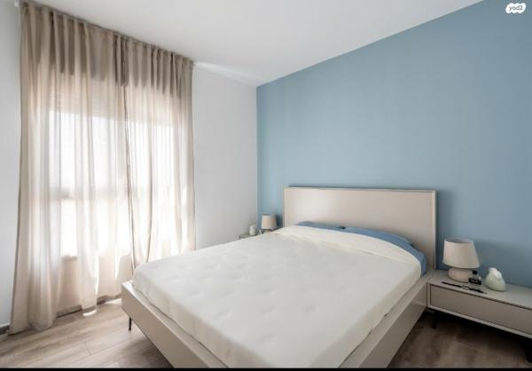 דרך בן גוריון 13 (אבן גבירול)