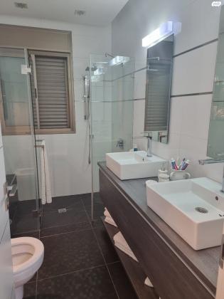 אמה טאובר פרידמן 1 (הרצליה הירוקה)