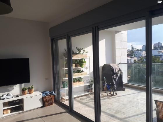 בן גוריון 61 (הרצליה הצעירה)