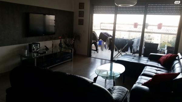 מרדכי בן דרור 14 (נווה מעוז)