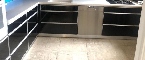 שדרות הנשיא 111 (כרמל מרכזי)