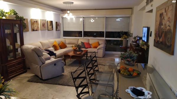 הכרמל 8 (גבעת סביון החדשה)