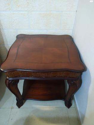 שולחן סלון במצב טוב למסירה