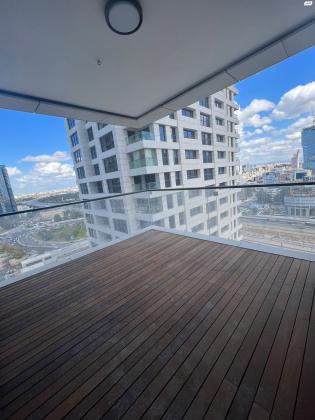 ניסים אלוני 12 (פארק צמרת)