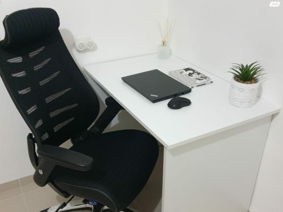 כיסא מנהלים חדש של ד"ר גב