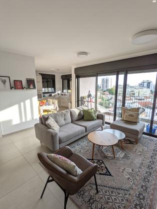 עלומים 12 (אזור הבילויים)