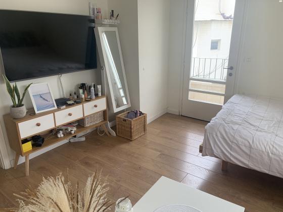 מראה עומדת במצב טוב! קיימת