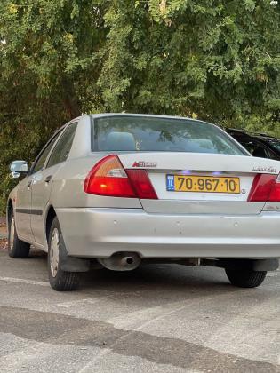 מיצובישי לנסר קלאסיק (2001)