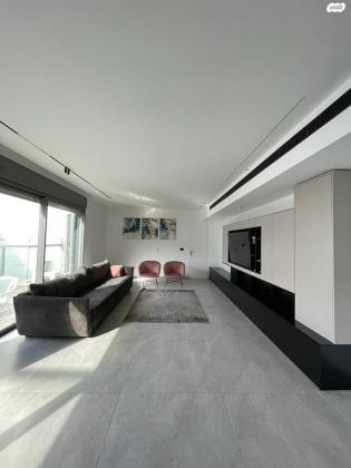 יצחק שמיר 13 (רמת הדר)