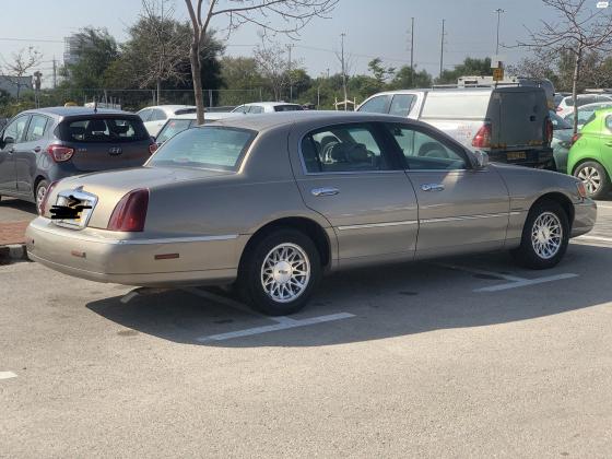 לינקולן טאון קאר (2000)