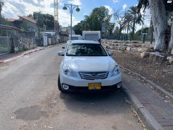 סובארו אאוטבק (2012)