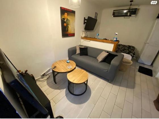 יוסף שפרינצק 60 (נאות גנים)