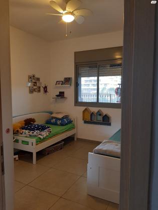 חסידה 18 (חלומות זכרון)