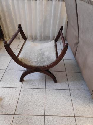 שולחן סלון בסגנון עתיק כולל