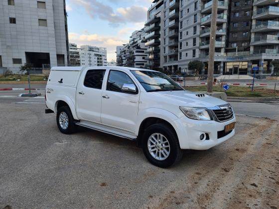 טויוטה היילקס ויגו 4X4 (2015)