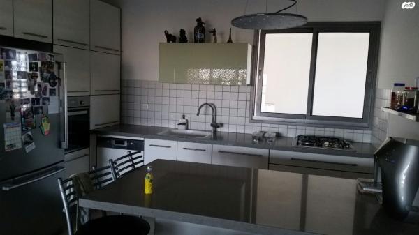 מרדכי בן דרור 14 (נווה מעוז)