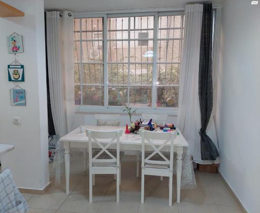 אחים קיבוביץ' 16 (נווה אלון)