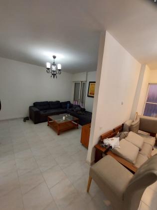 זלמן שניאור 8 (שכונה ב)