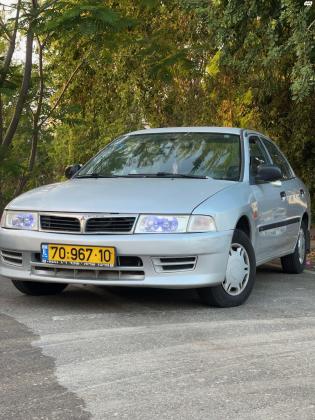 מיצובישי לנסר קלאסיק (2001)