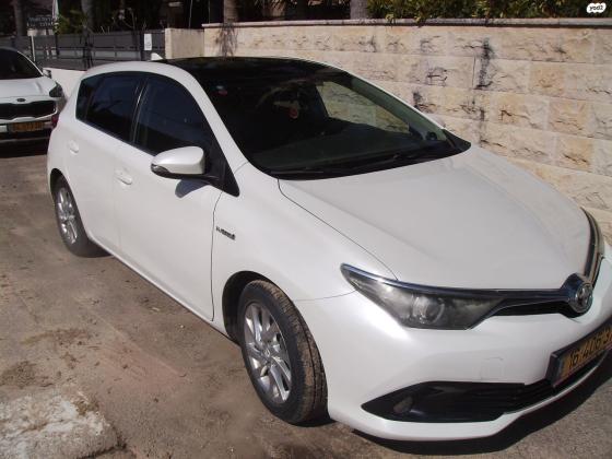 טויוטה אוריס הייבריד (2016)