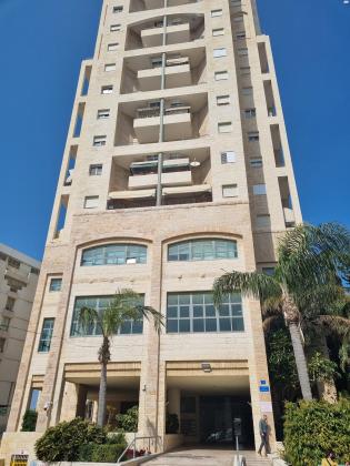 אהרון קרון 3 (הראשונים)