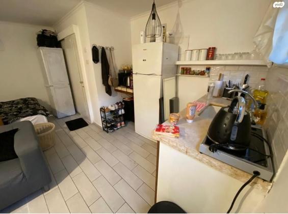 יוסף שפרינצק 60 (נאות גנים)