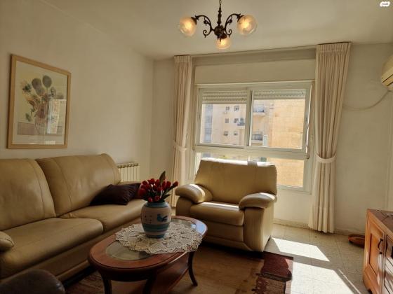 שלום וצדק 8 (פסגת זאב מערב)