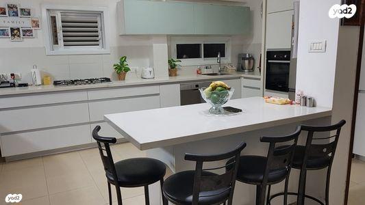 ארלוזורוב 8 (קרית עבודה)