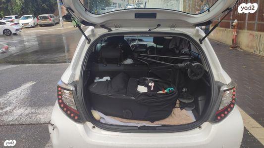 טויוטה יאריס הייבריד (2013)