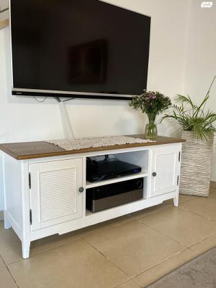 למכירה סט של מזנון ושידה