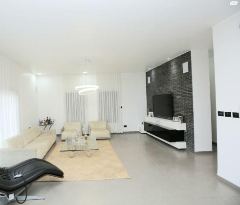 מנחם אוסישקין 35 (מרכז העיר)