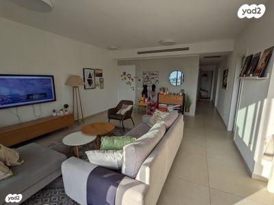 עלומים 12 (אזור הבילויים)