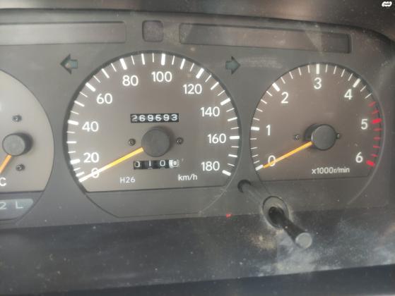 טויוטה הייאס קצר (2001)