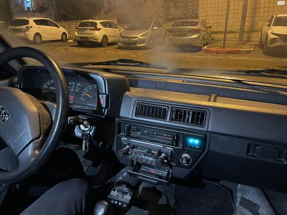 סובארו ג'סטי (1990)