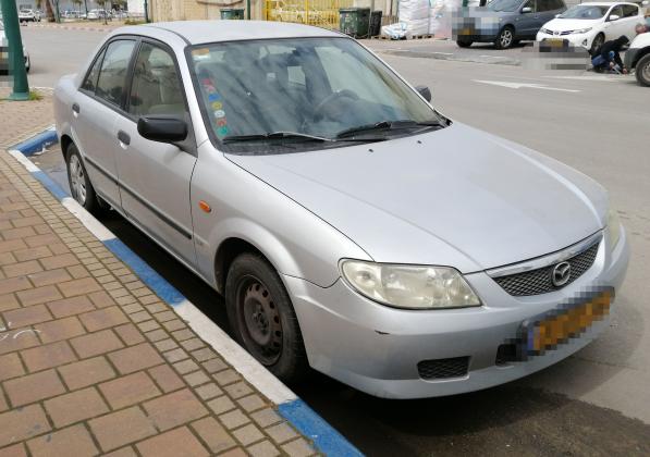 מאזדה 323 לאנטיס (2002)