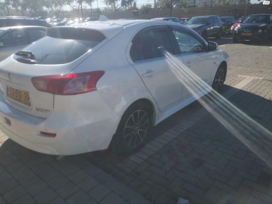 מיצובישי לנסר ספורטבק (2016)