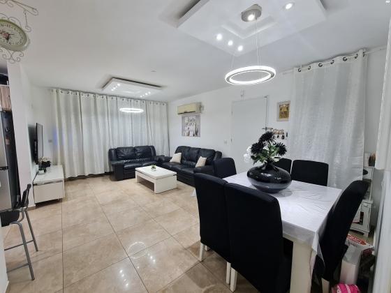 אפרים קישון 25 (קרית האמנים)