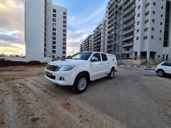 טויוטה היילקס ויגו 4X4 (2015)
