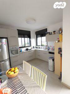 עלומים 12 (אזור הבילויים)