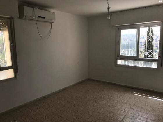 יעקב דה האז 5 (רמות)