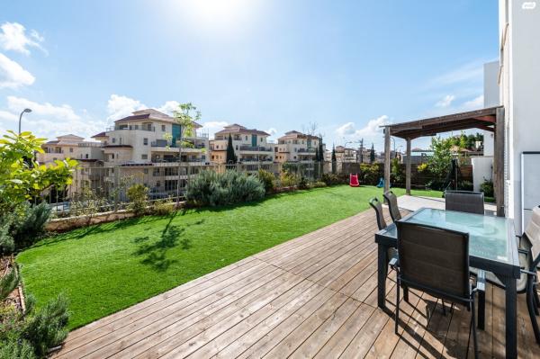 כ"ט בנובמבר 8