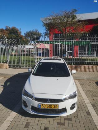 מיצובישי לנסר ספורטבק (2016)