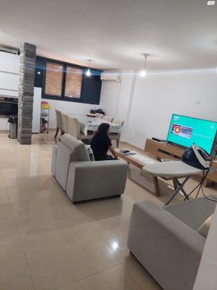 מ"ד המעפילים 10